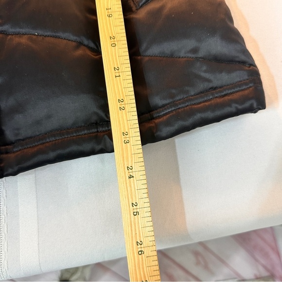 Isaac Mizrahi Vest Womens size Small Black Puffer Sleeveless Snap Front Layer - Picture 6 of 8